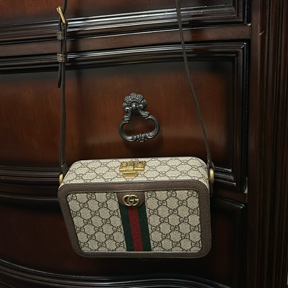 Gucci GG Supreme Messenger Bag - Picture 4 of 10